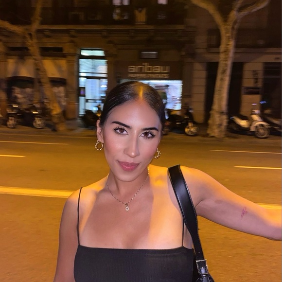 Meet your Posher, Noura - Picture 1 of 1